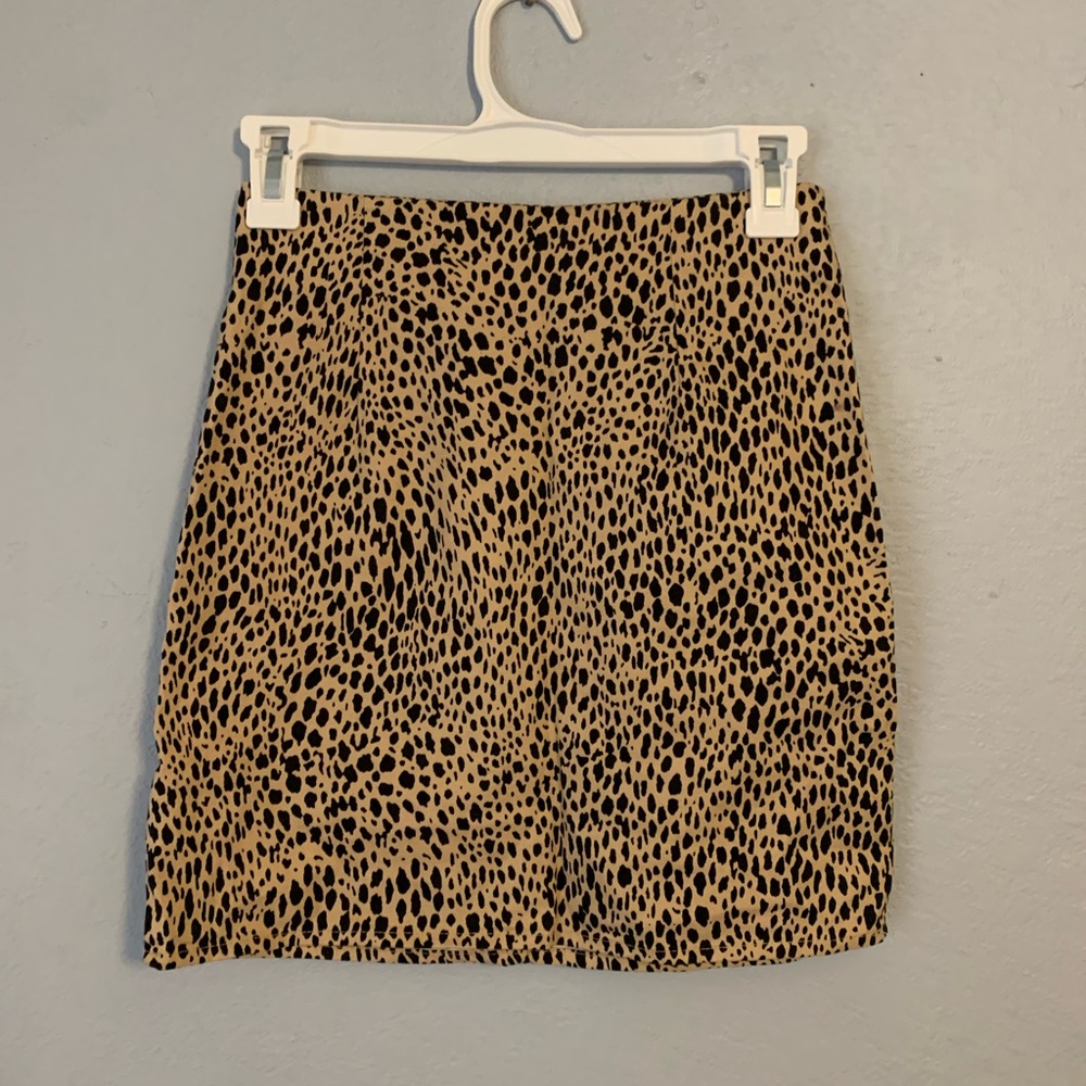 Brandy Melville Leopard skirt!